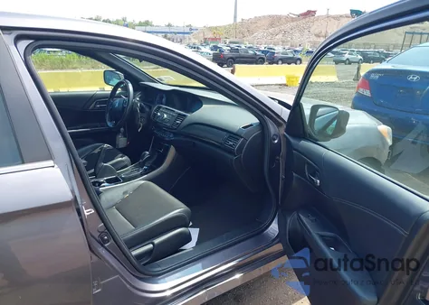 2016 Honda Accord Sport z USA, uszkodzony, nr VIN 1HGCR2F50GA028176